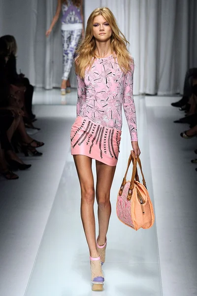 Look 14